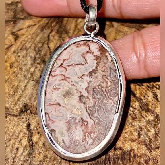Crazy Lace Agate Pendant 2 1/4” - Picture 4 of 6